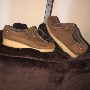 Clarks #6 brown
